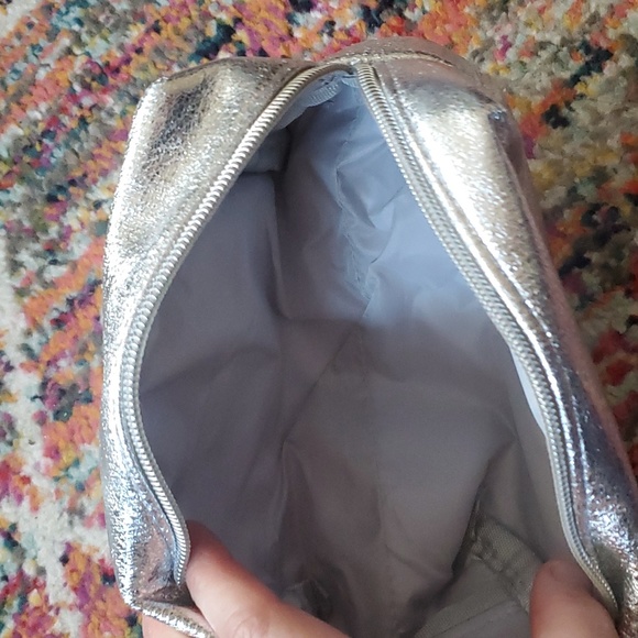 NWT Ulta Beauty silver makeup bag - Picture 6 of 11